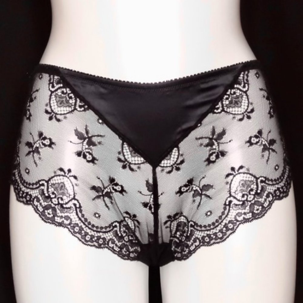 AJOUR LACE SHORTS
